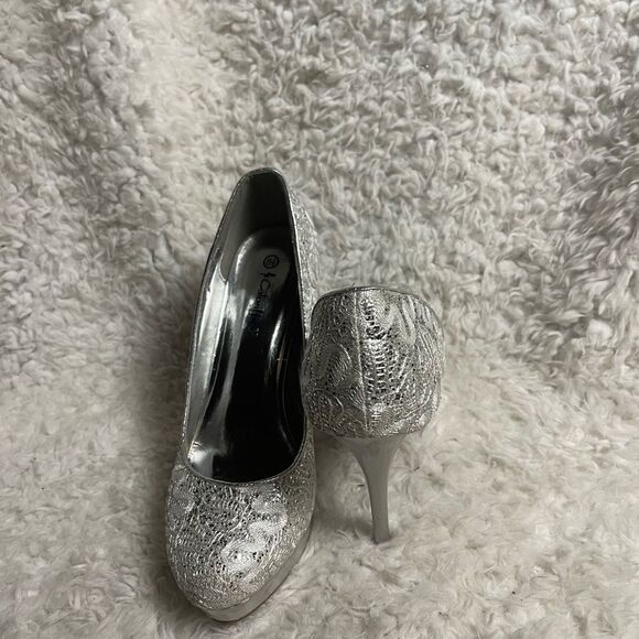 Coloriffics fabric white lace & silver iridescent silver platform heels SZ8.5 - Picture 6 of 11
